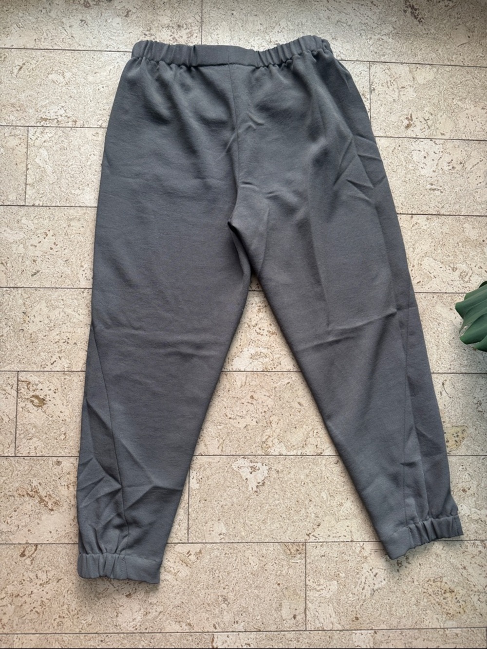 Olive green Babaton Dress pant - Picture 4 of 7